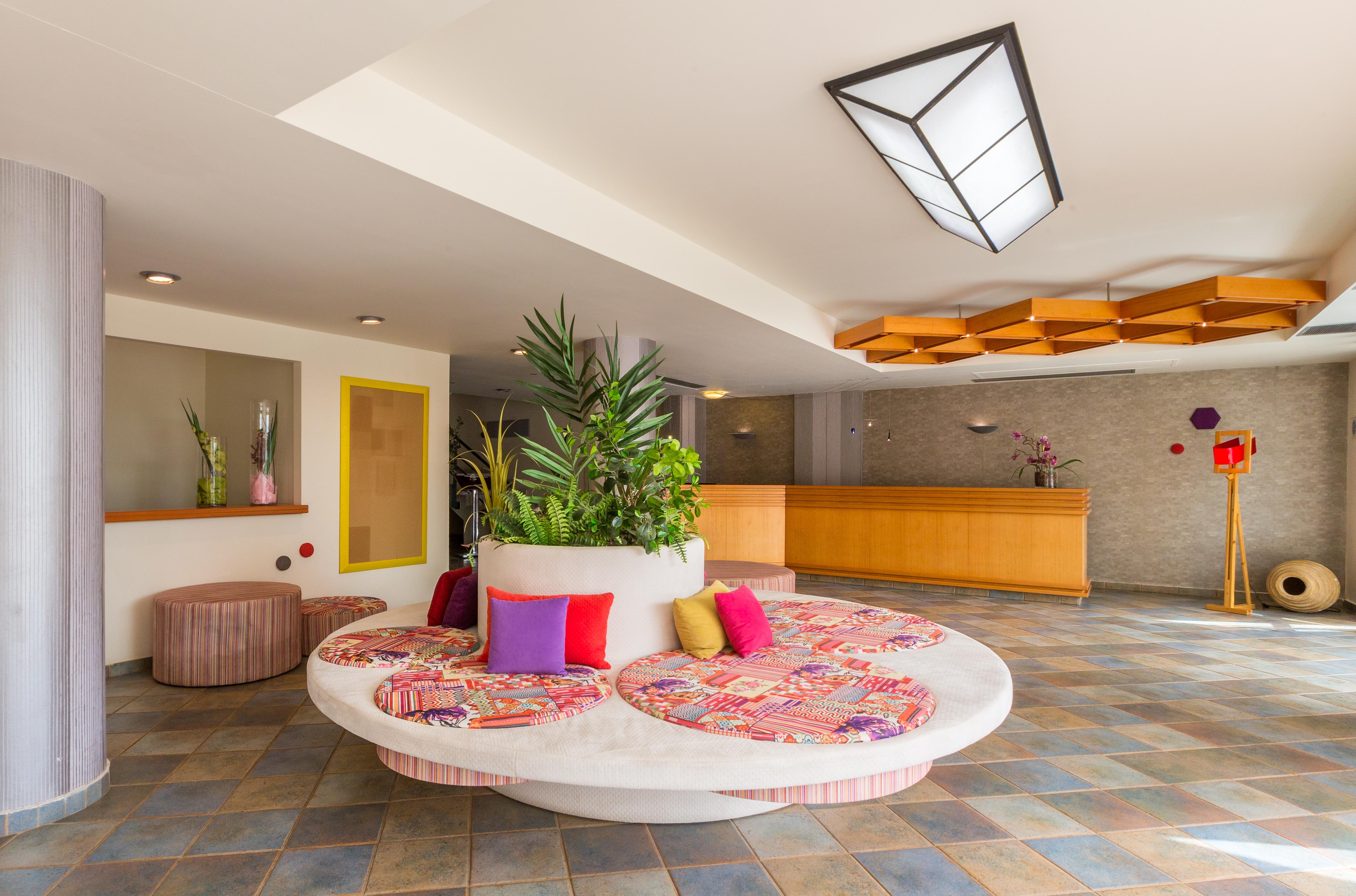 Flisvos Royal Hotel & Suites Толон Екстериор снимка