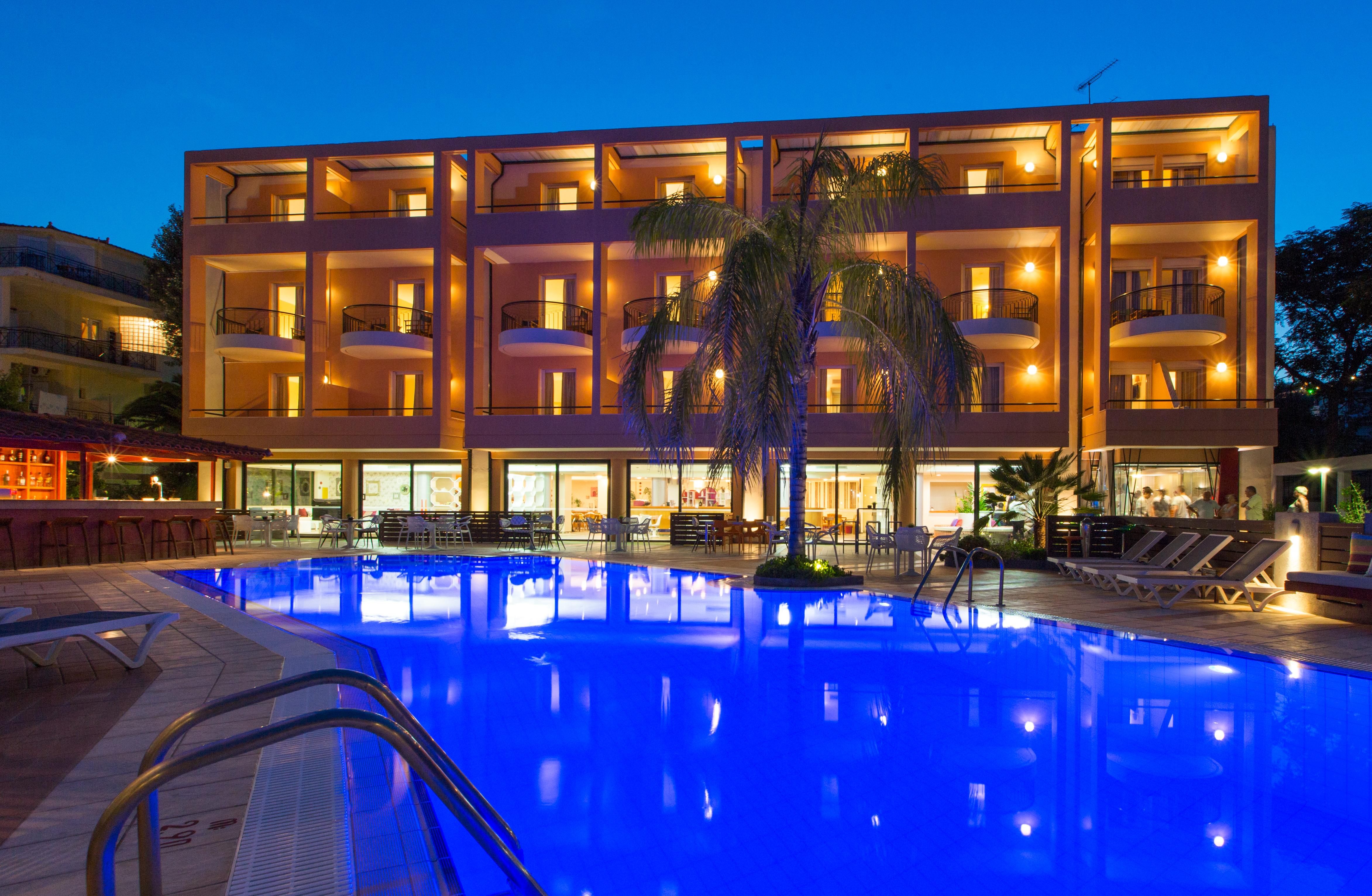 Flisvos Royal Hotel & Suites Толон Екстериор снимка