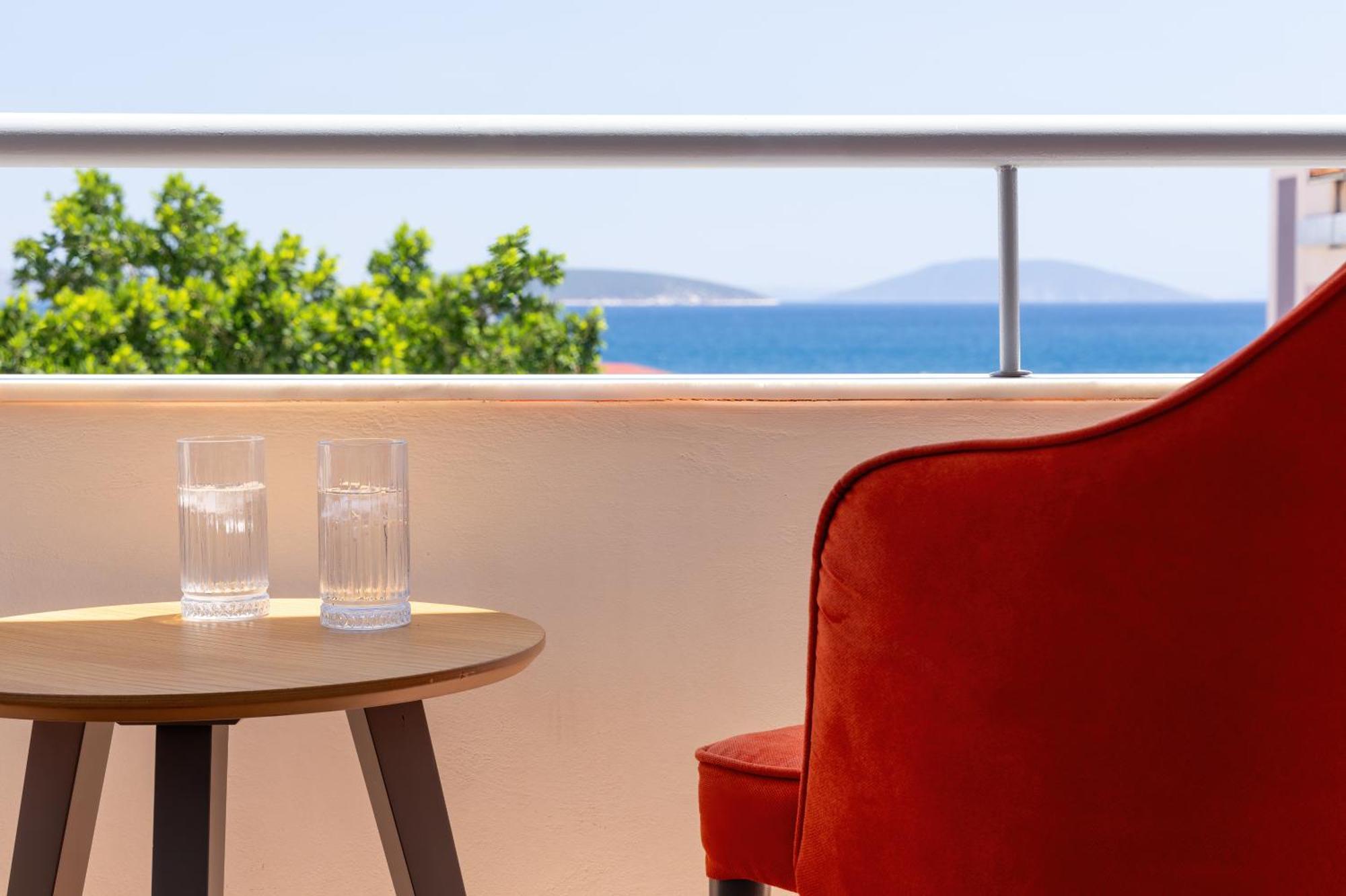 Flisvos Royal Hotel & Suites Толон Екстериор снимка