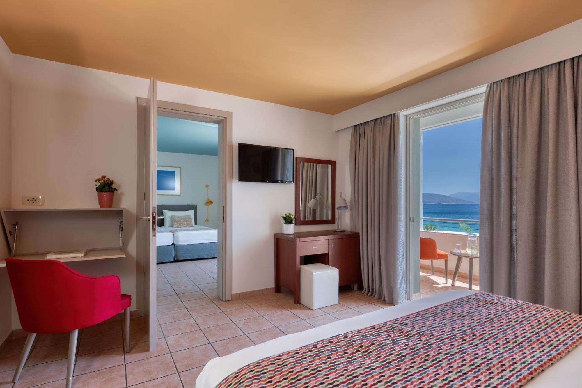 Flisvos Royal Hotel & Suites Толон Екстериор снимка